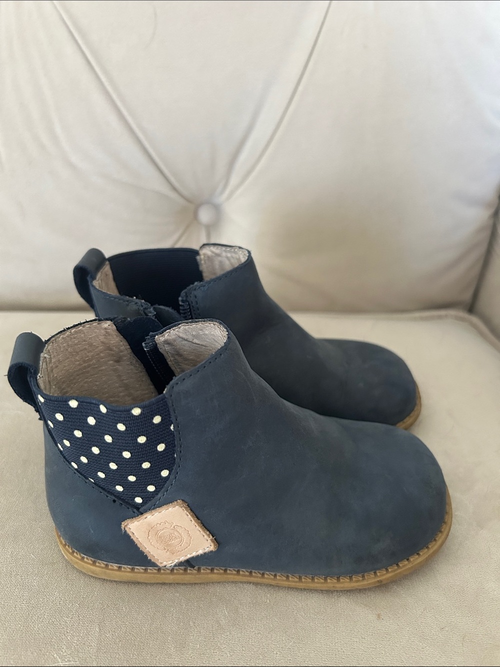 Toddler girls size 9 ankle boots booties zipper inside Livie & Luca